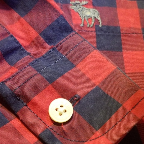 Abercrombie & Fitch long sleeve button down shirt. - Picture 4 of 5